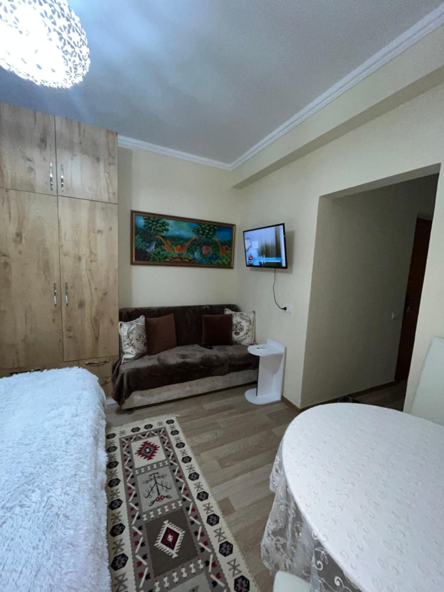 Evis House Lägenhet Tirana Exteriör bild