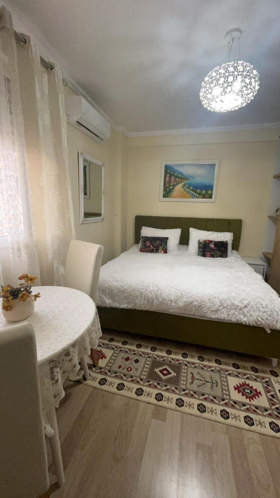 Evis House Lägenhet Tirana Exteriör bild